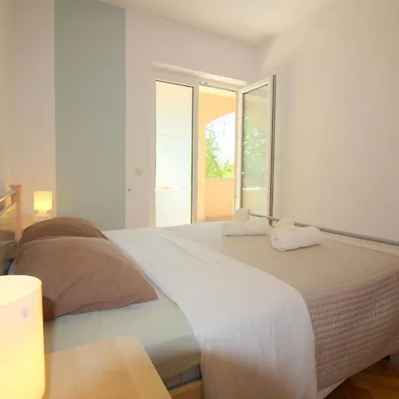 Apartment Iko 1 In Mit Terrasse Porec