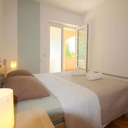 Iko 1 In Mit Terrasse Apartment Porec