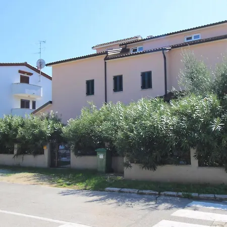 Iko 1 In Mit Terrasse * Porec