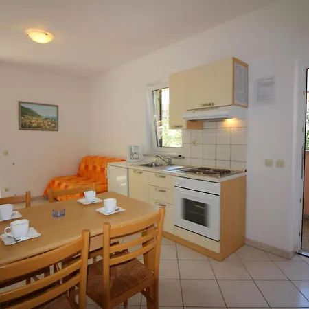 Iko 1 In Mit Terrasse Apartment
